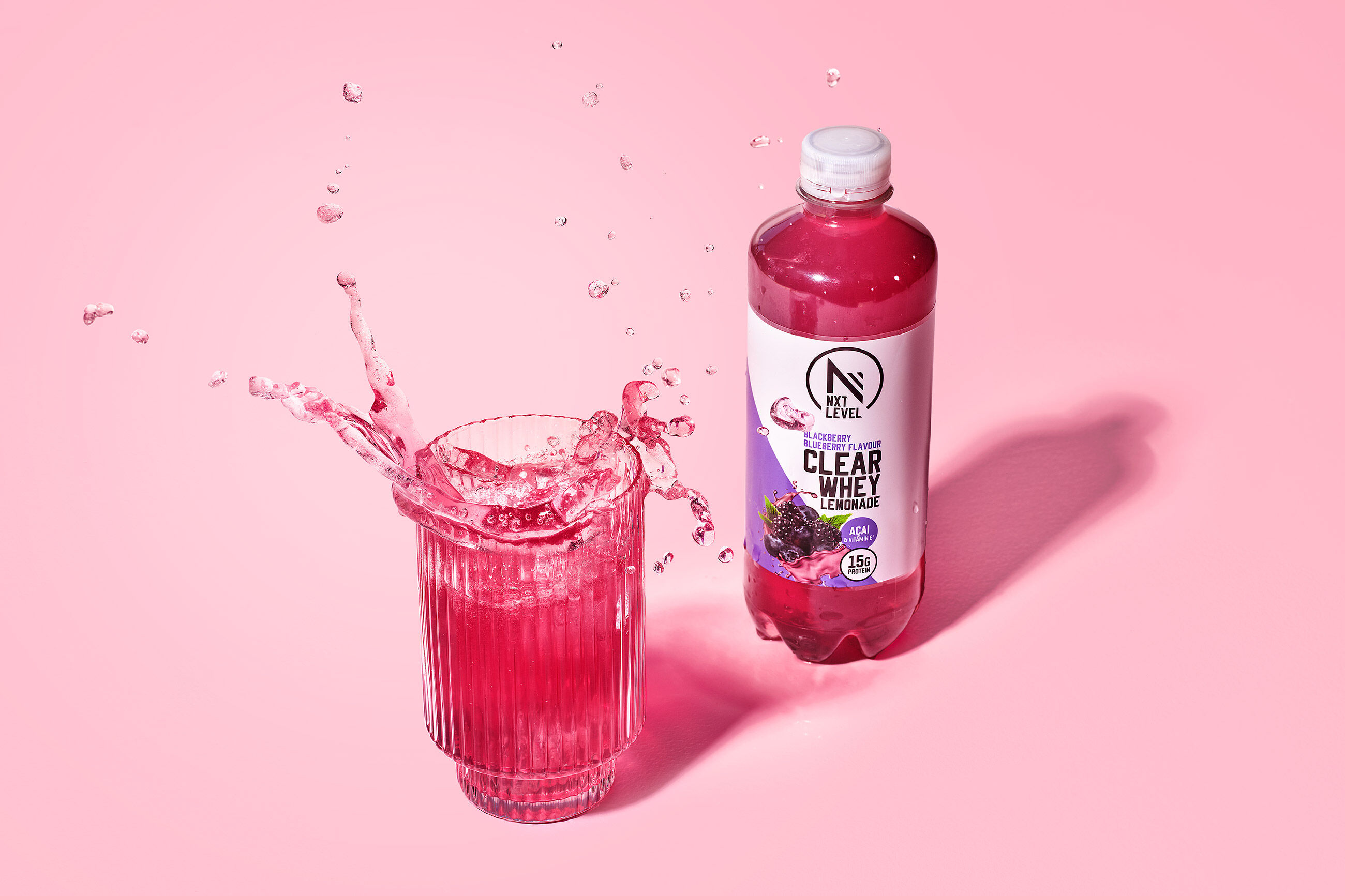 Clear whey - Black & Blueberry - 6x 450ml - 15g image number 3
